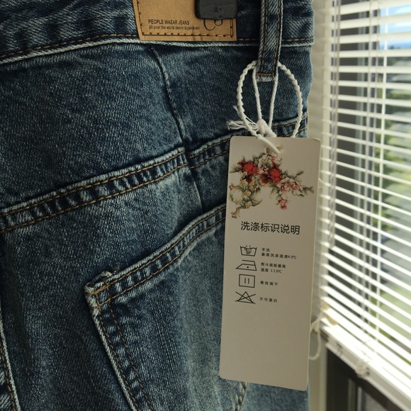 High-waist Ankle Jeans - Picture 14 of 16